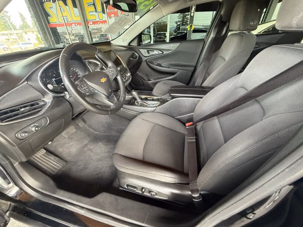 2018 Chevrolet Malibu LT Image 13