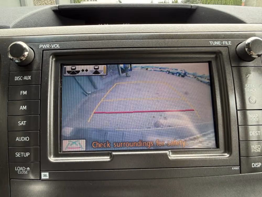 2013 Toyota Sienna XLE 7-Passenger Passenger Image 11