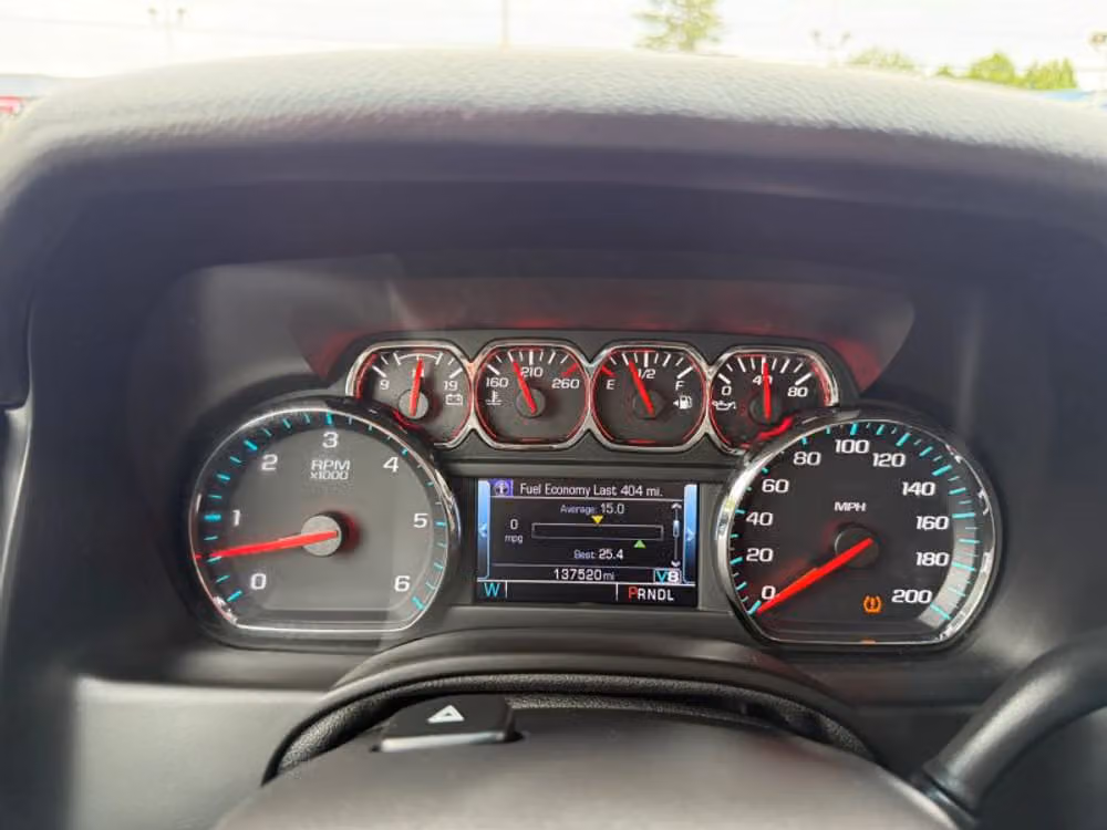 2017 GMC Yukon SLT Image 10