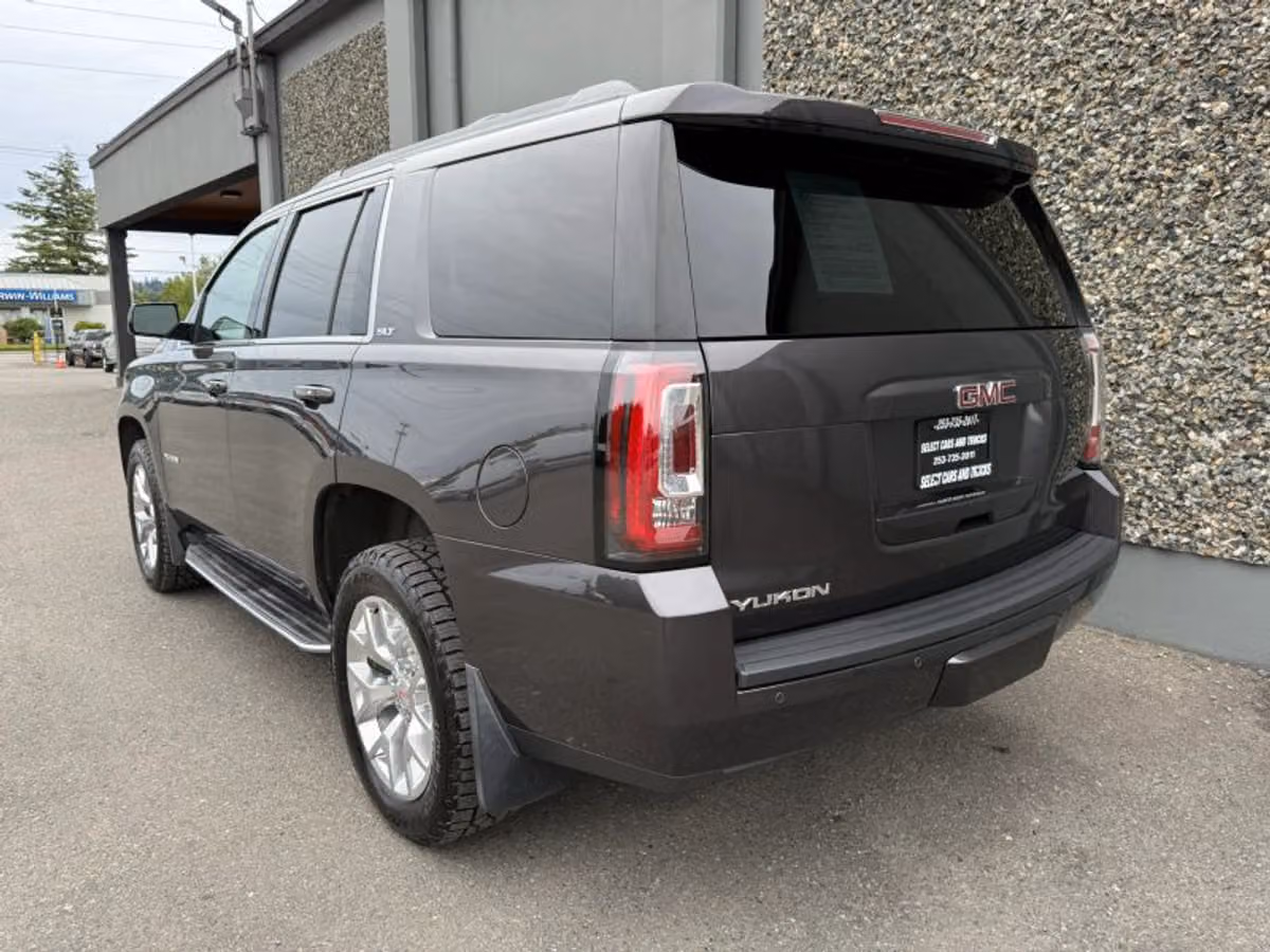 2017 GMC Yukon SLT Image 3