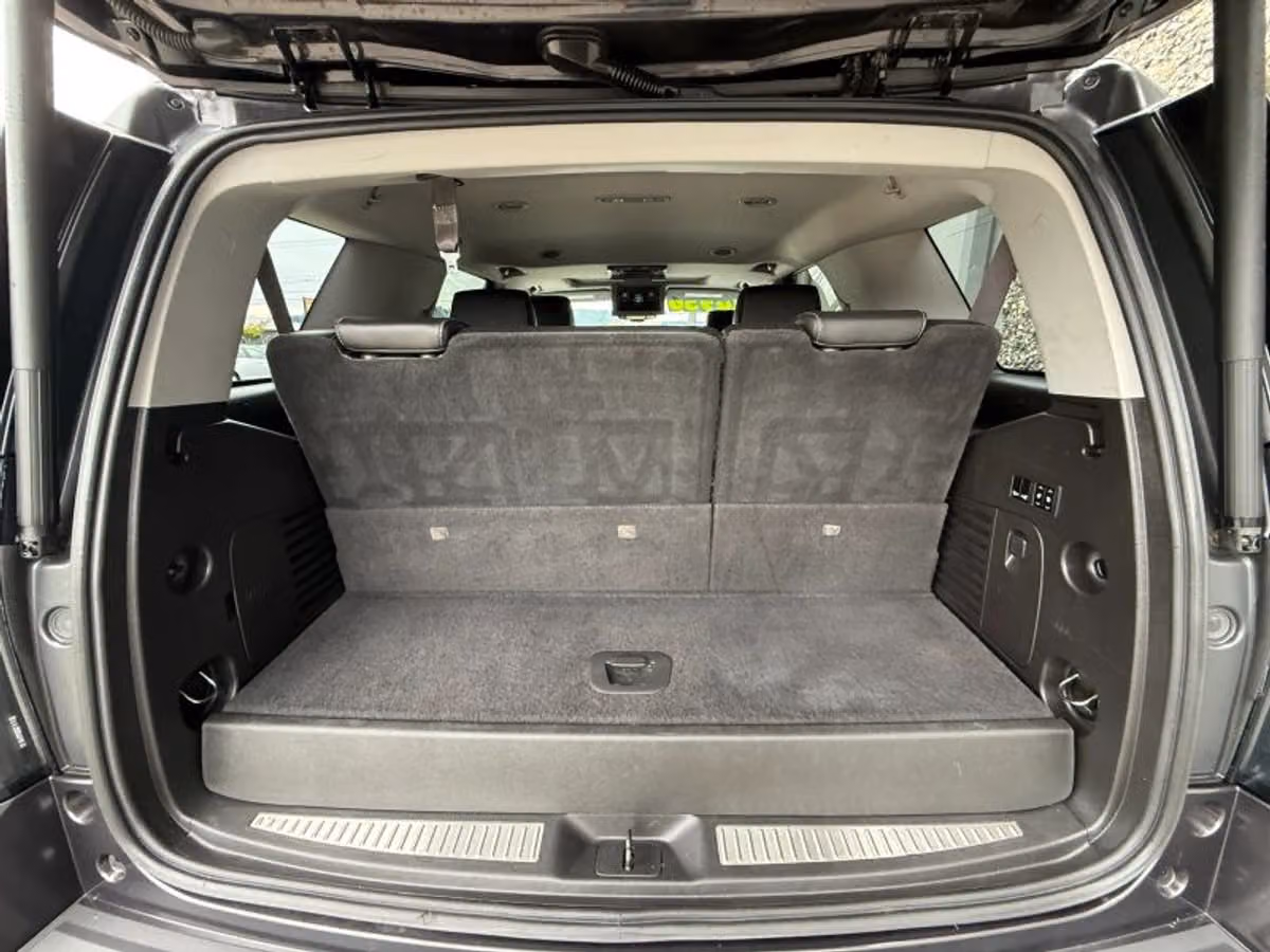 2017 GMC Yukon SLT Image 18