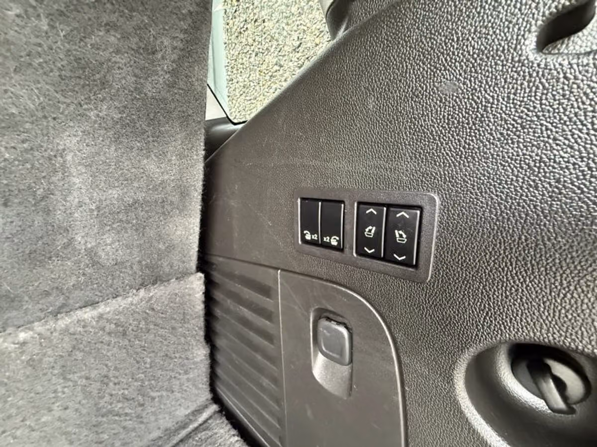 2017 GMC Yukon SLT Image 20