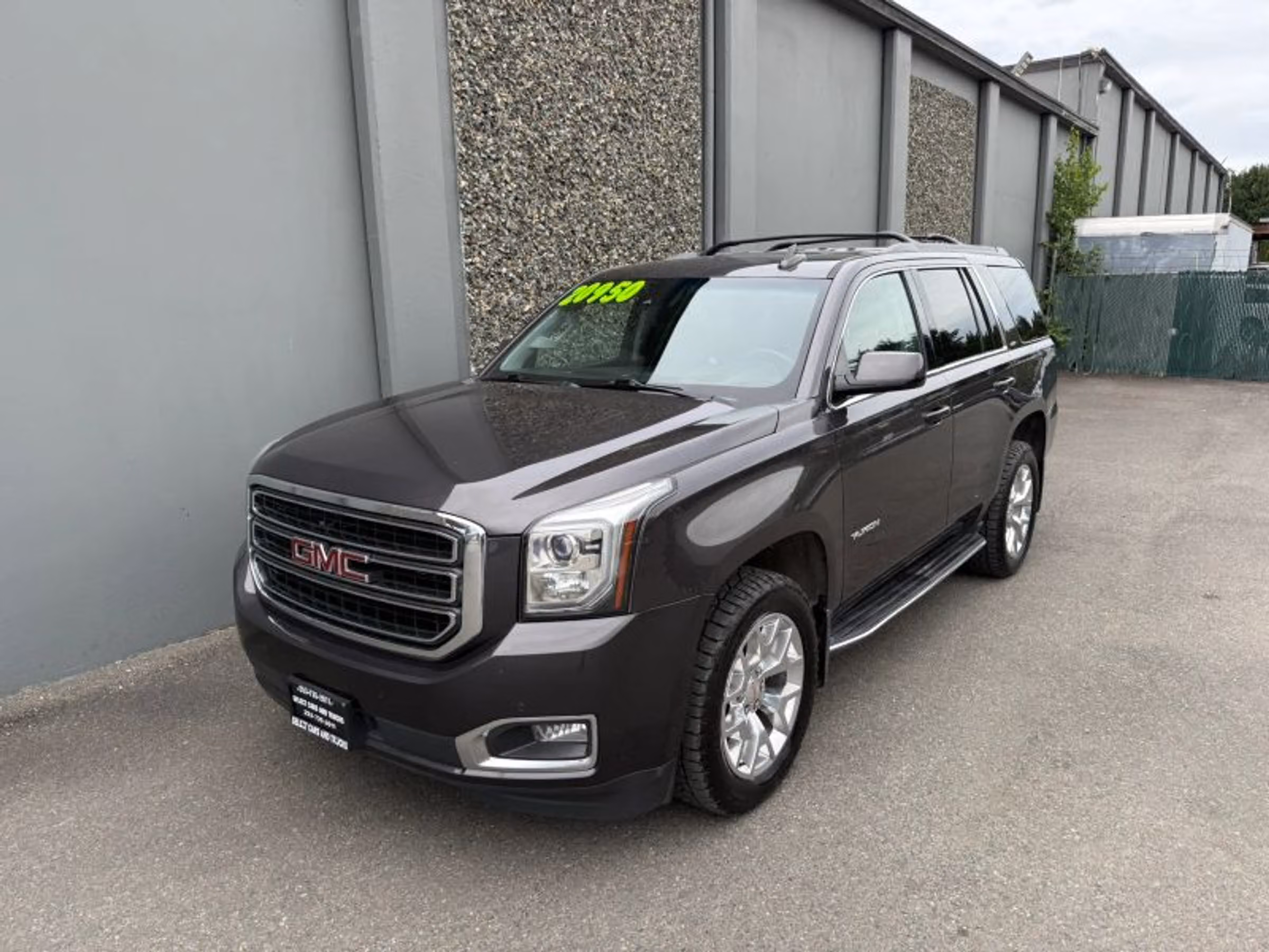 2017 GMC Yukon SLT Image 1