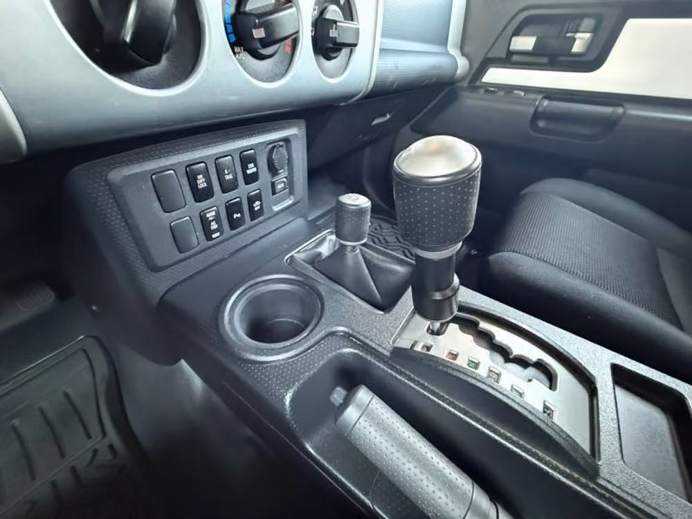 2007 Toyota FJ Cruiser Base Image 12