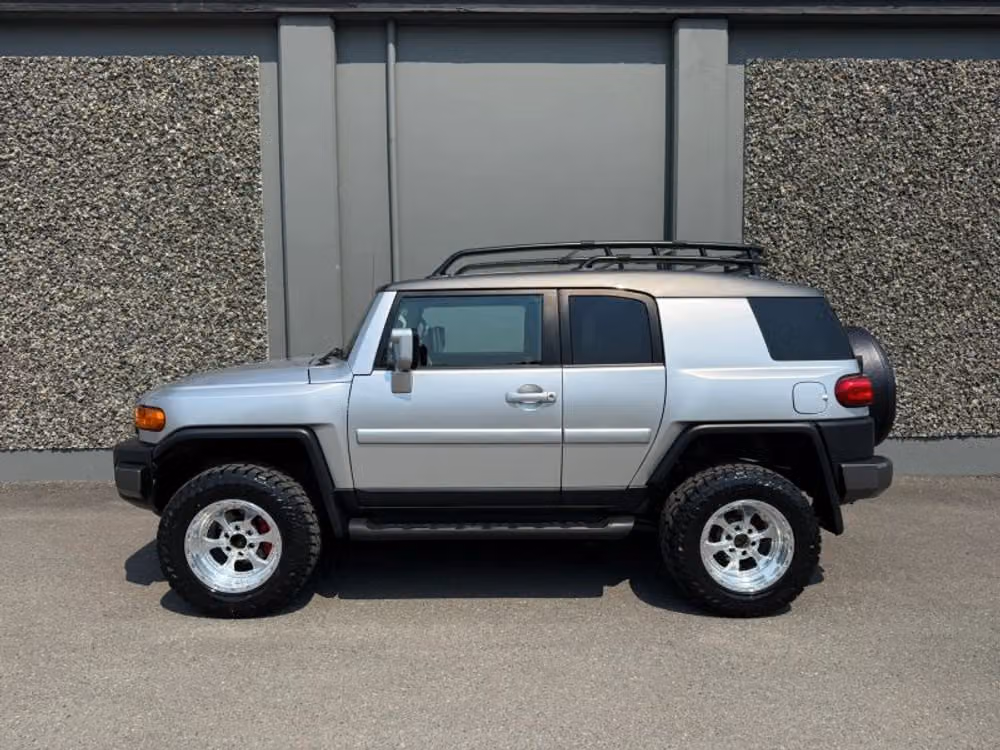 2007 Toyota FJ Cruiser Base Image 2