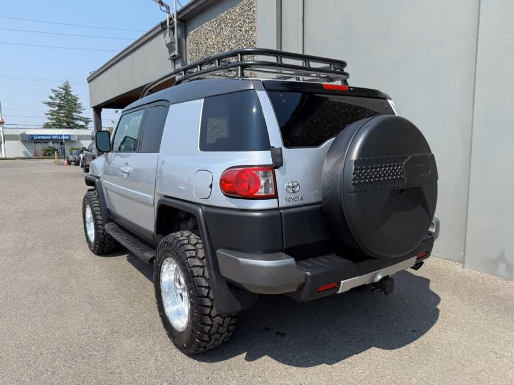 2007 Toyota FJ Cruiser Base Image 3