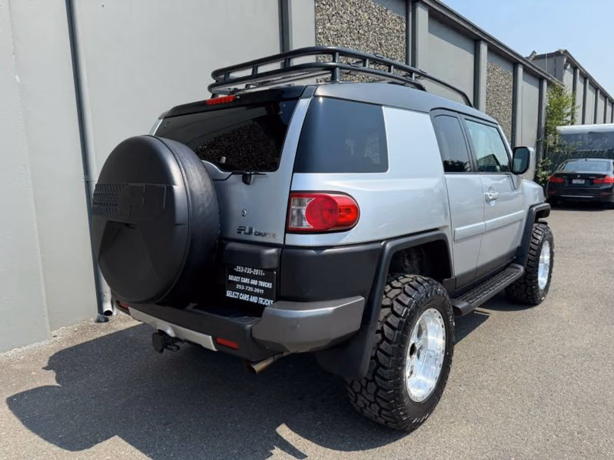 2007 Toyota FJ Cruiser Base Image 6