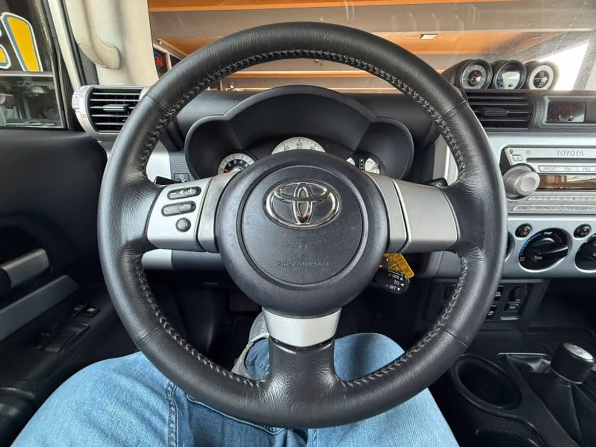2007 Toyota FJ Cruiser Base Image 9