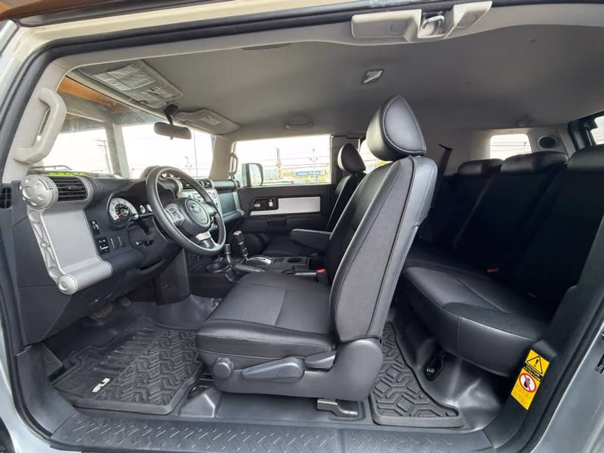 2007 Toyota FJ Cruiser Base Image 15