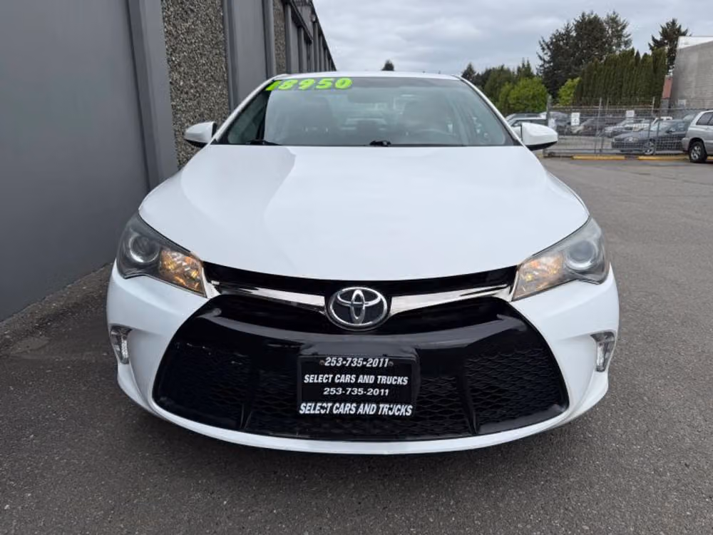2016 Toyota Camry SE Image 7