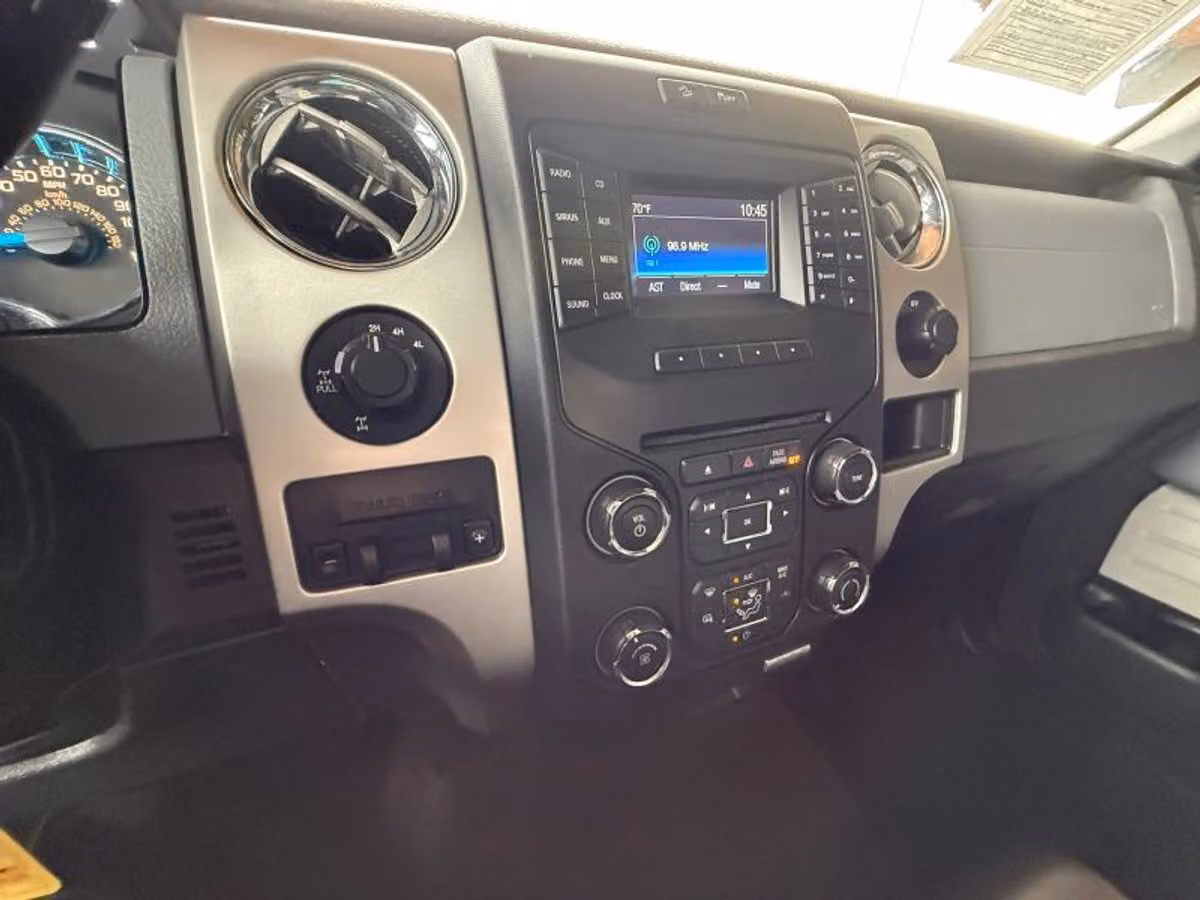 2014 Ford F-150 XLT SuperCrew Image 11