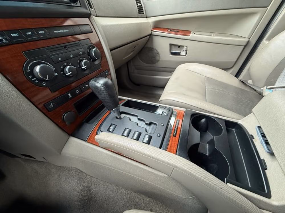 2005 Jeep Grand Cherokee Limited Image 12