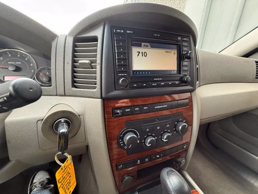 2005 Jeep Grand Cherokee Limited Image 11