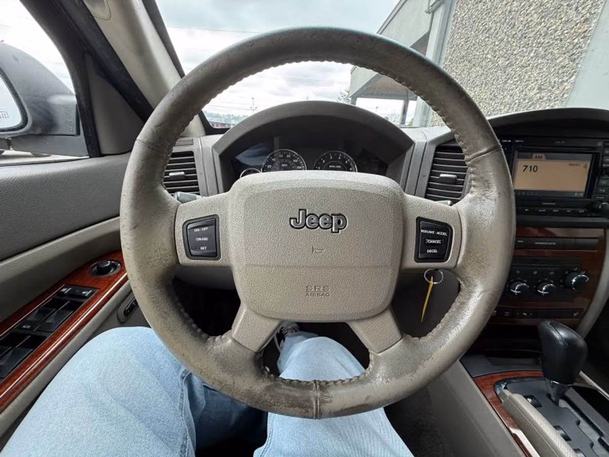 2005 Jeep Grand Cherokee Limited Image 9