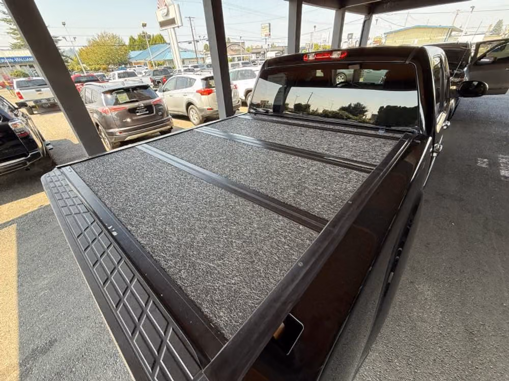 2013 GMC Sierra 1500 Denali Crew Cab Image 18