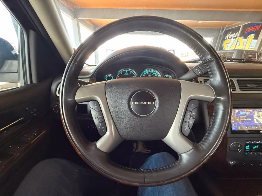 2013 GMC Sierra 1500 Denali Crew Cab Image 9