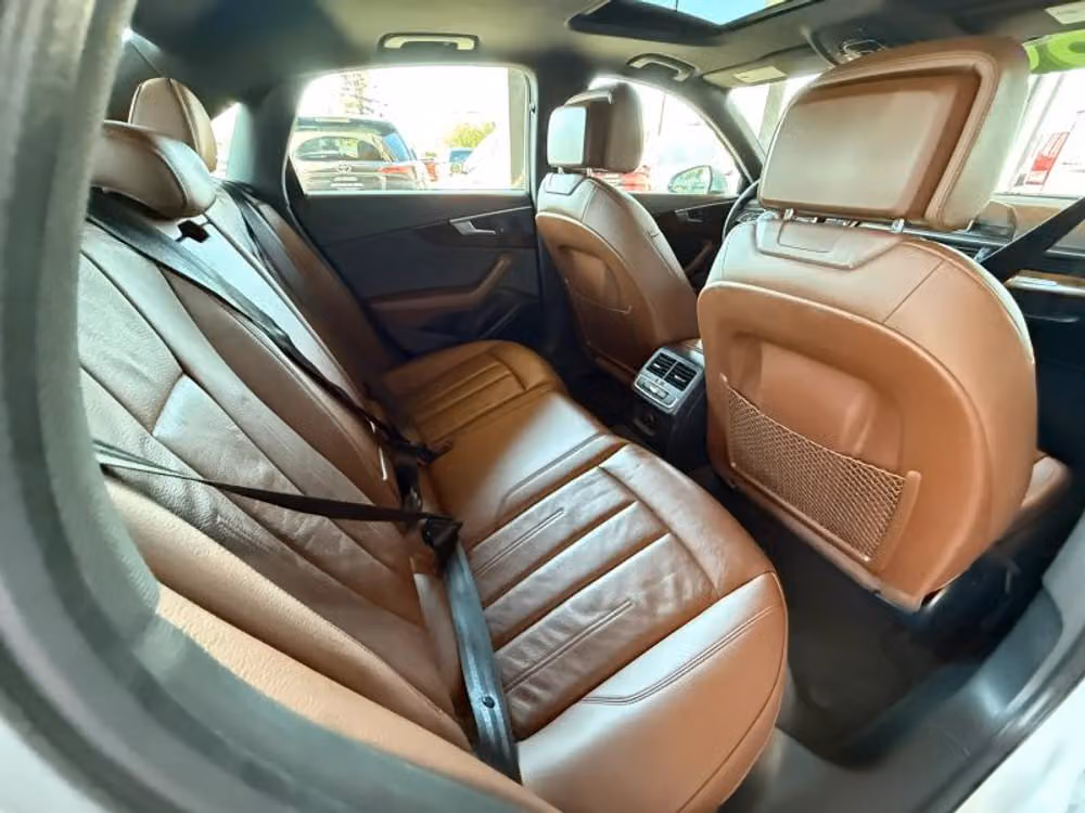 2017 Audi A4 2.0T quattro Premium Image 17