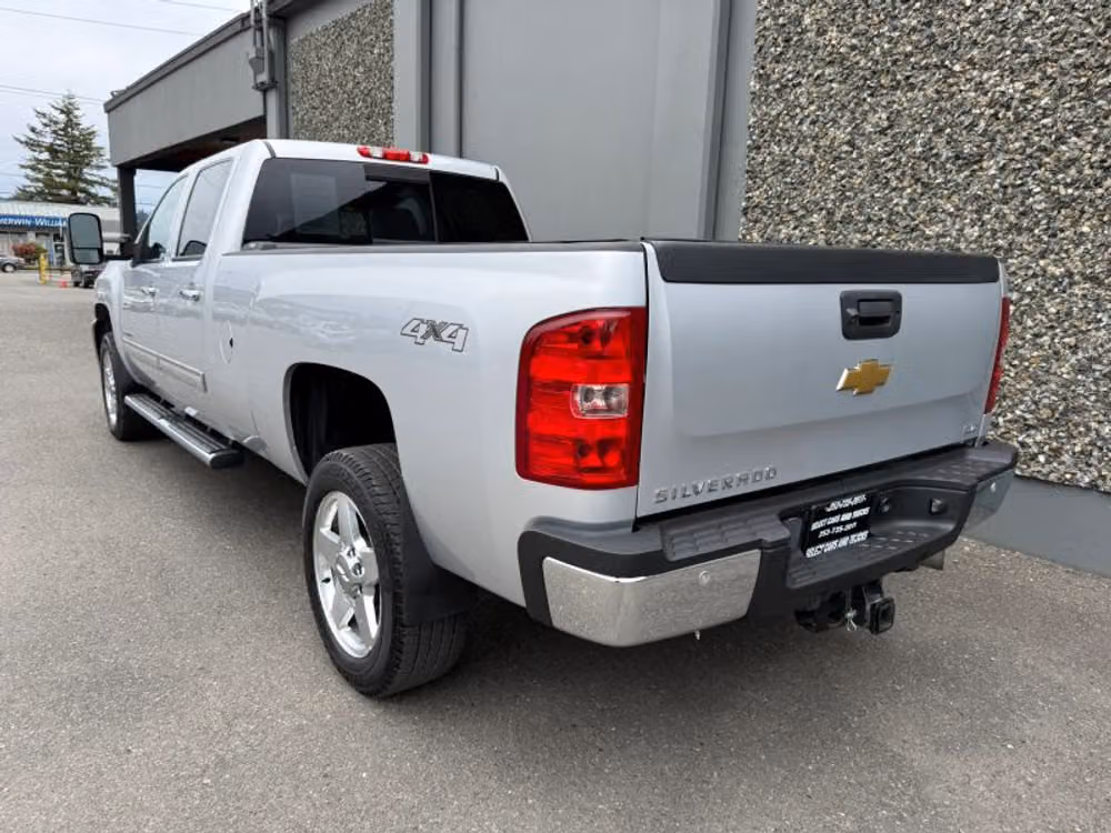 2014 Chevrolet Silverado 2500HD LTZ Pickup 4D 8 ft Crew Cab Image 3