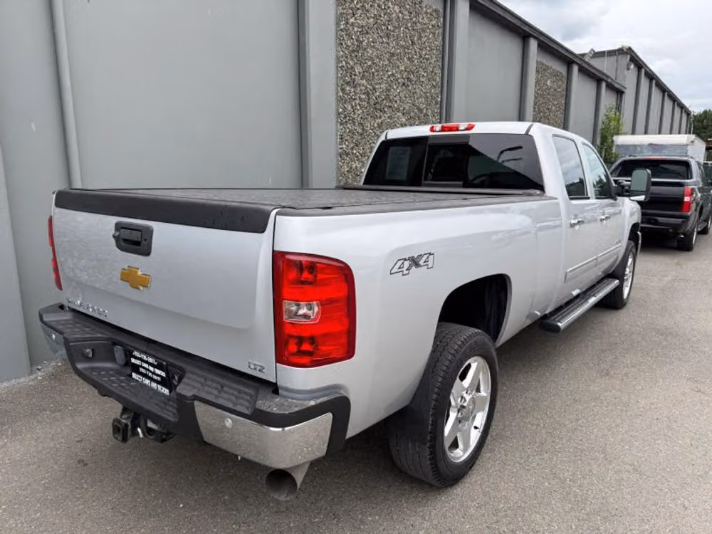 2014 Chevrolet Silverado 2500HD LTZ Pickup 4D 8 ft Crew Cab Image 6