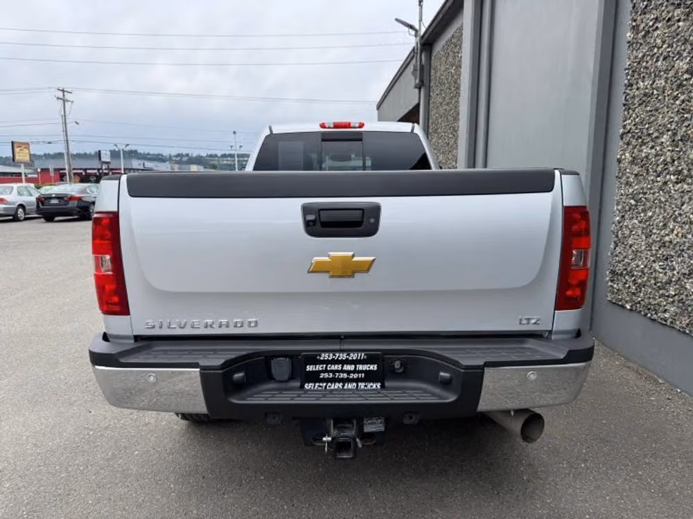 2014 Chevrolet Silverado 2500HD LTZ Pickup 4D 8 ft Crew Cab Image 8