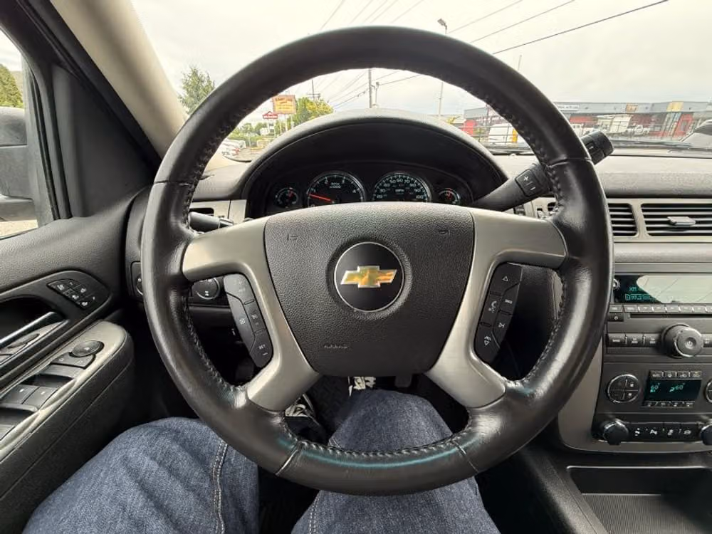 2014 Chevrolet Silverado 2500HD LTZ Pickup 4D 8 ft Crew Cab Image 9