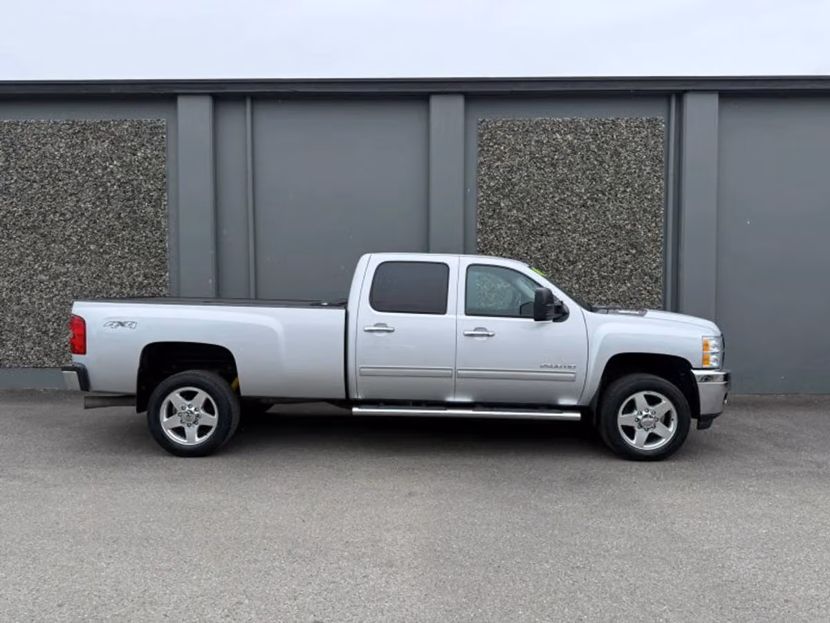 2014 Chevrolet Silverado 2500HD LTZ Pickup 4D 8 ft Crew Cab Image 5