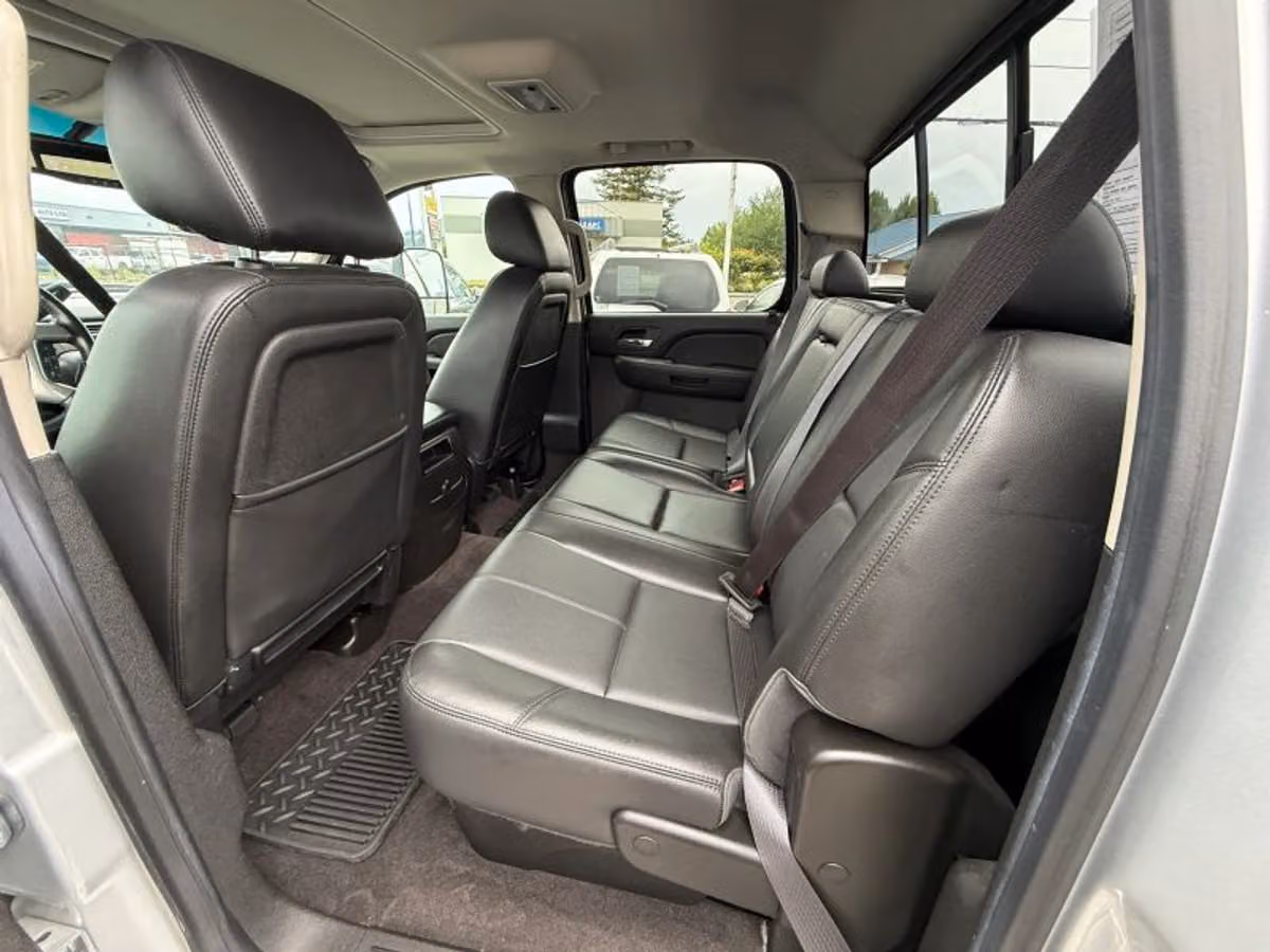 2014 Chevrolet Silverado 2500HD LTZ Pickup 4D 8 ft Crew Cab Image 16