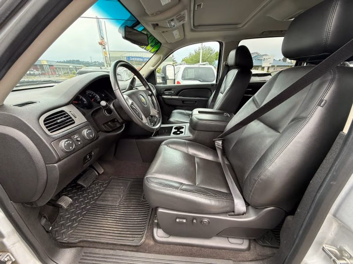 2014 Chevrolet Silverado 2500HD LTZ Pickup 4D 8 ft Crew Cab Image 14