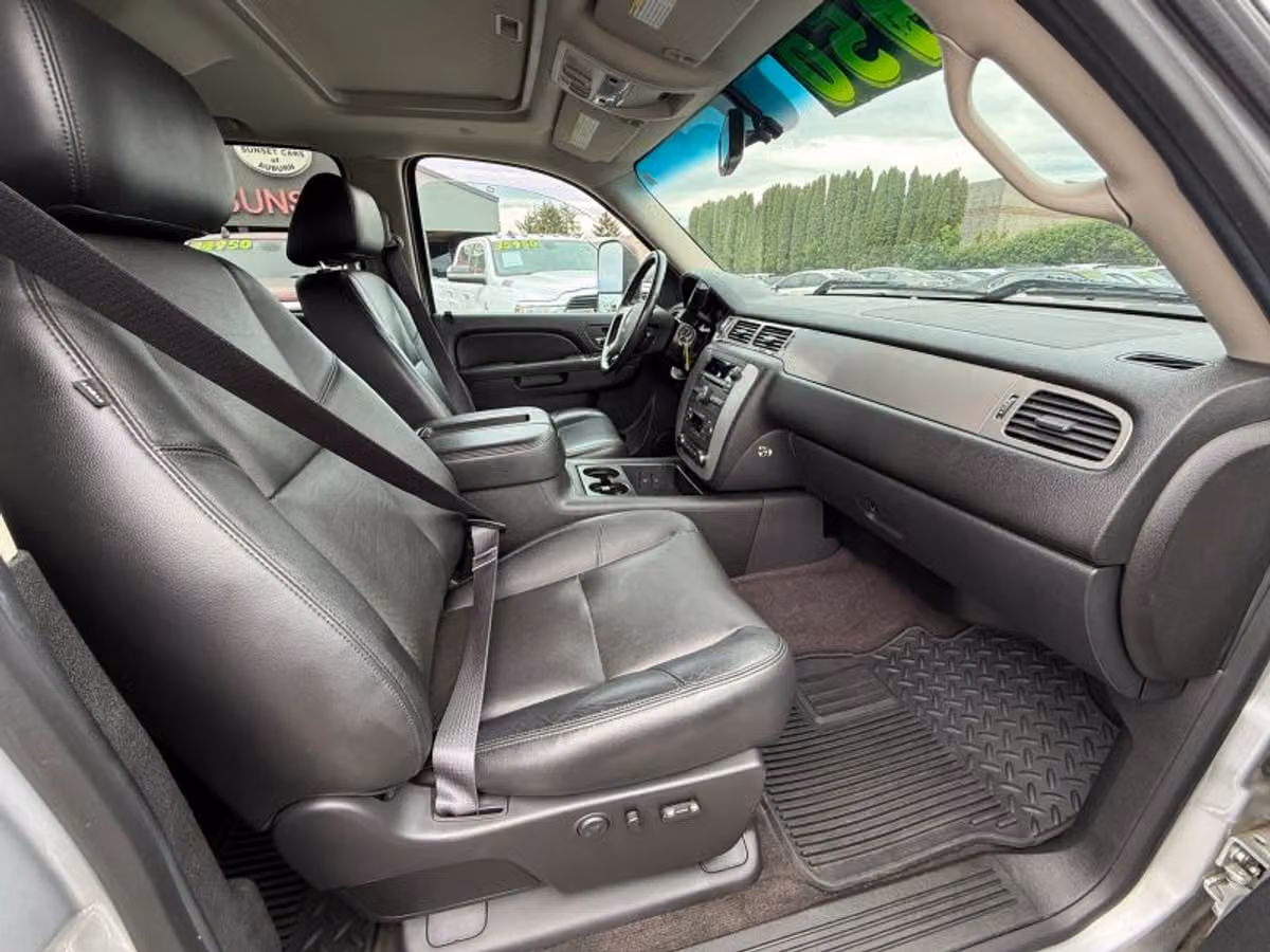 2014 Chevrolet Silverado 2500HD LTZ Pickup 4D 8 ft Crew Cab Image 15