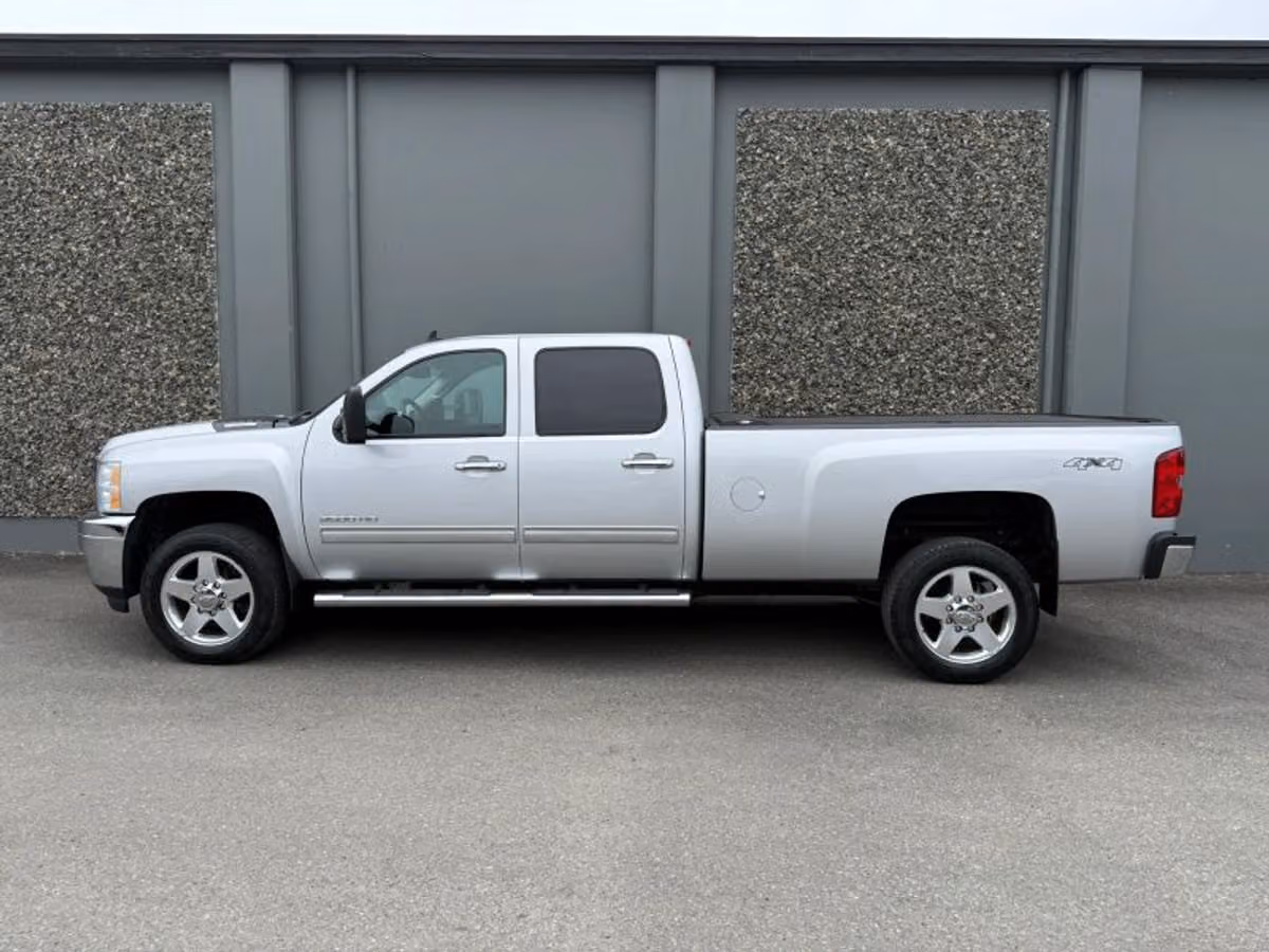 2014 Chevrolet Silverado 2500HD LTZ Pickup 4D 8 ft Crew Cab Image 2