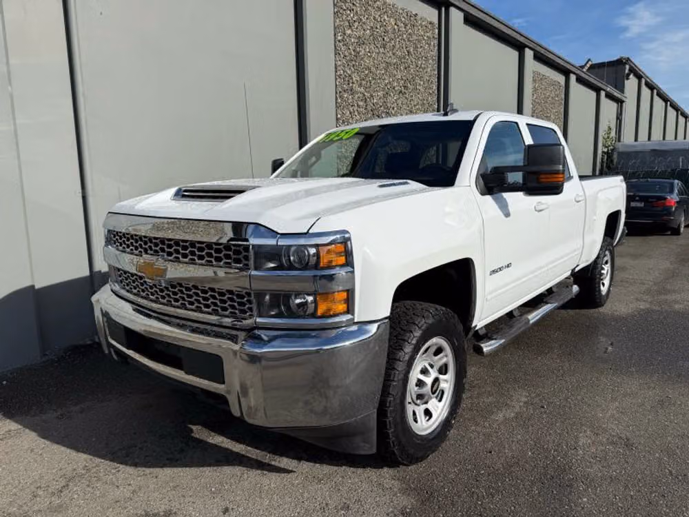 2019 Chevrolet Silverado 2500HD LT Crew Cab Image 1