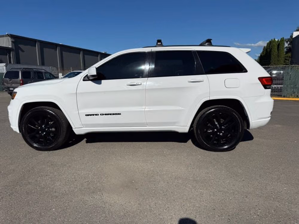 2018 Jeep Grand Cherokee Altitude Image 2