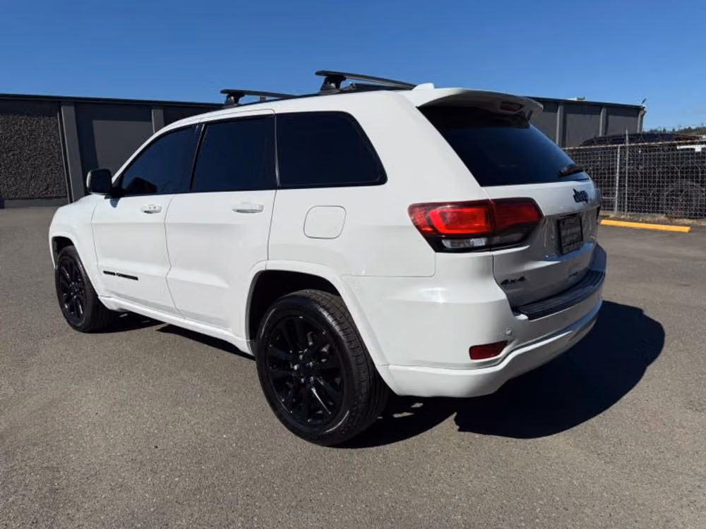 2018 Jeep Grand Cherokee Altitude Image 3