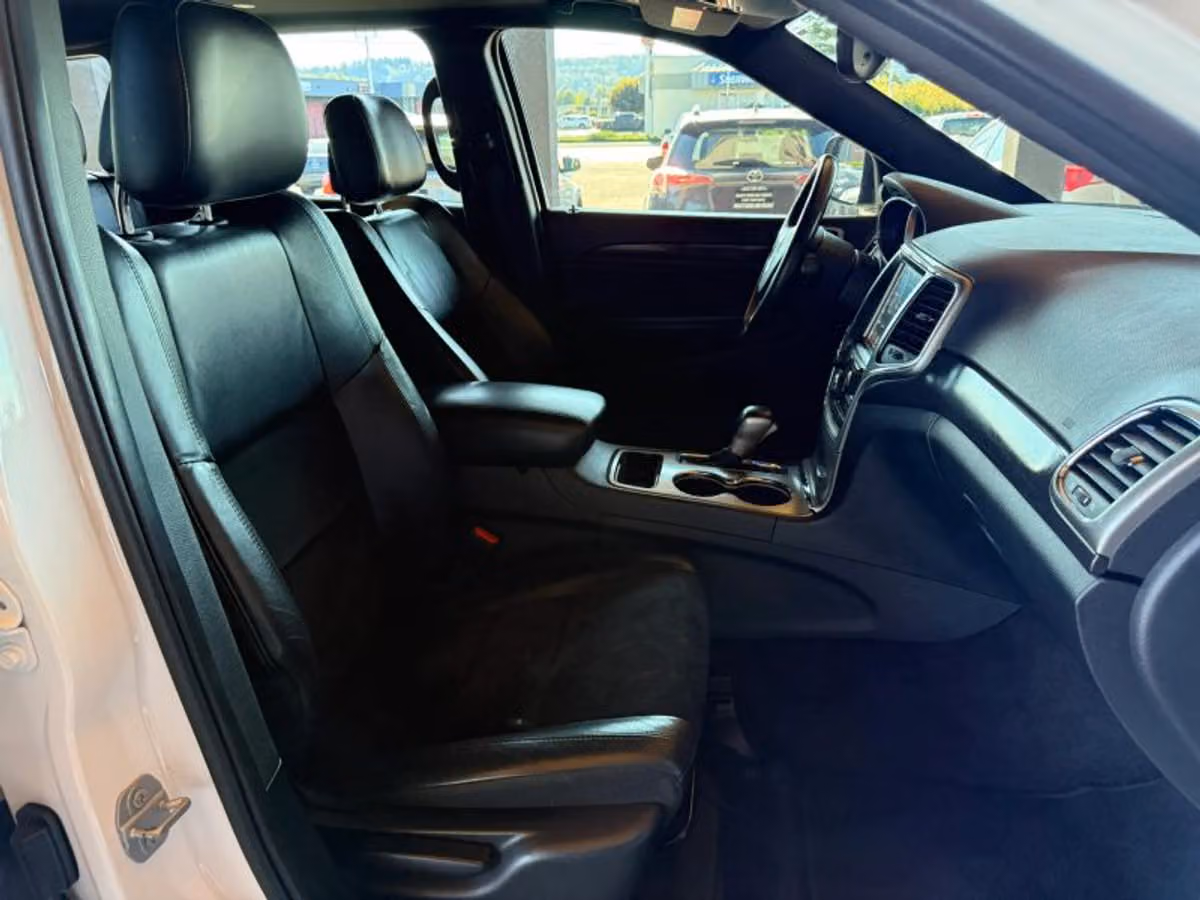 2018 Jeep Grand Cherokee Altitude Image 12