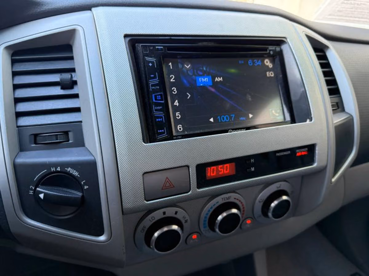 2011 Toyota Tacoma V6 Double Cab Image 11