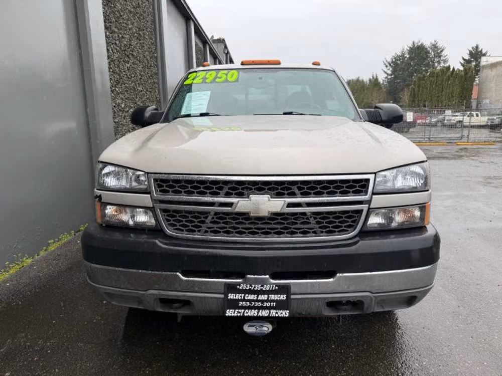 2005 Chevrolet Silverado 3500 LS Extended Cab Image 7