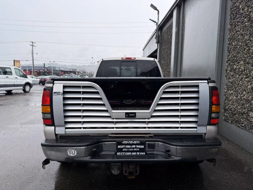 2005 Chevrolet Silverado 3500 LS Extended Cab Image 8