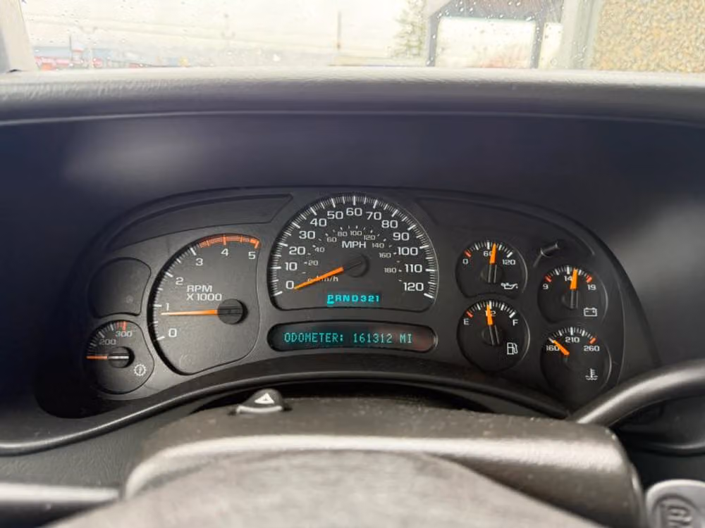 2005 Chevrolet Silverado 3500 LS Extended Cab Image 10