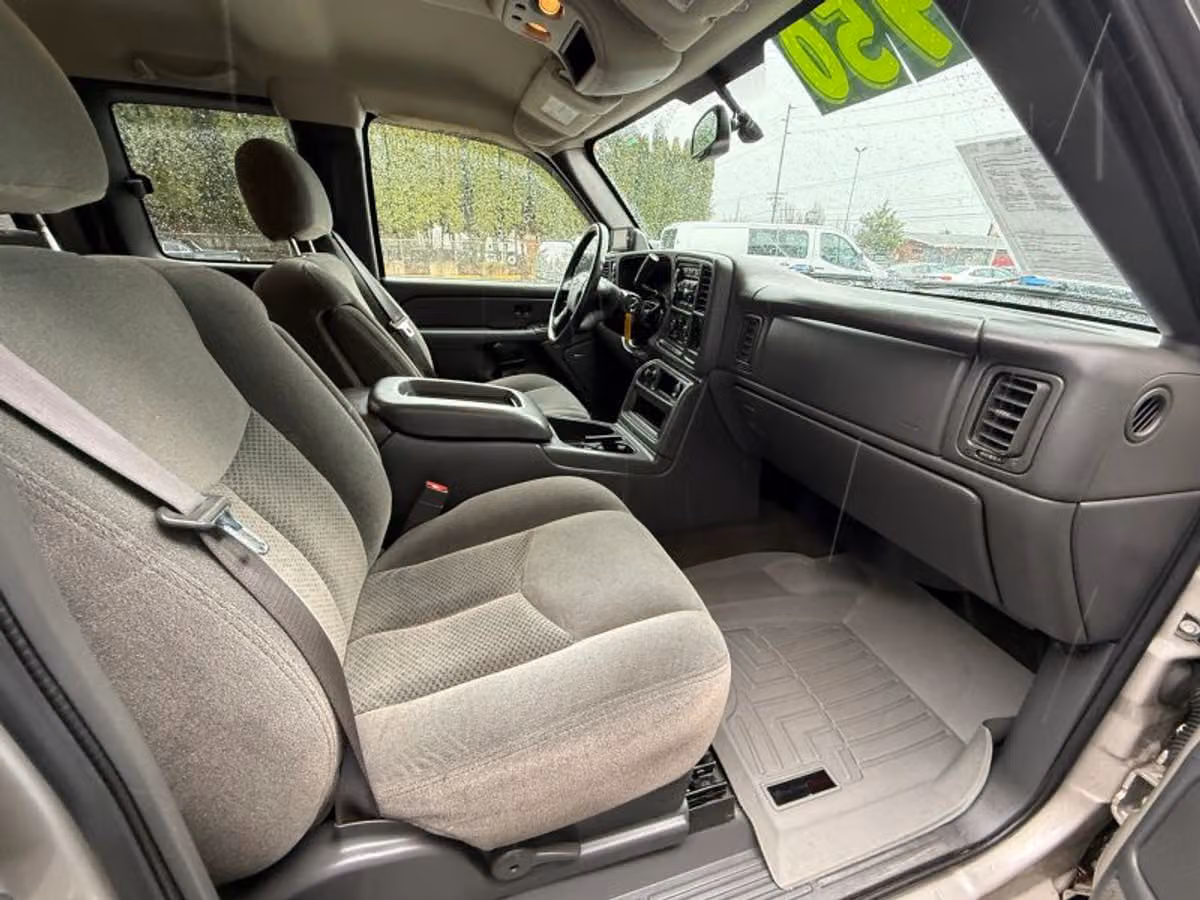 2005 Chevrolet Silverado 3500 LS Extended Cab Image 14
