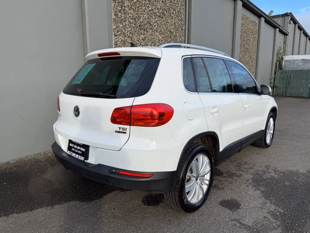 2016 Volkswagen Tiguan 2.0T SE 4Motion Image 6