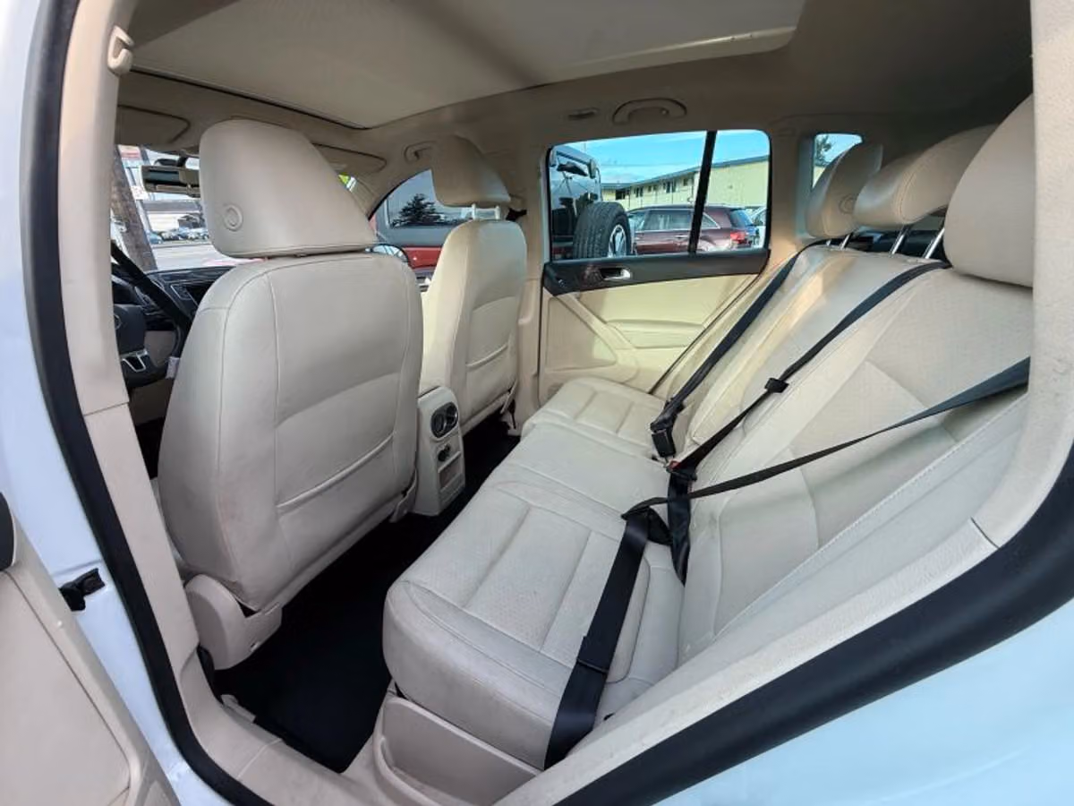 2016 Volkswagen Tiguan 2.0T SE 4Motion Image 16