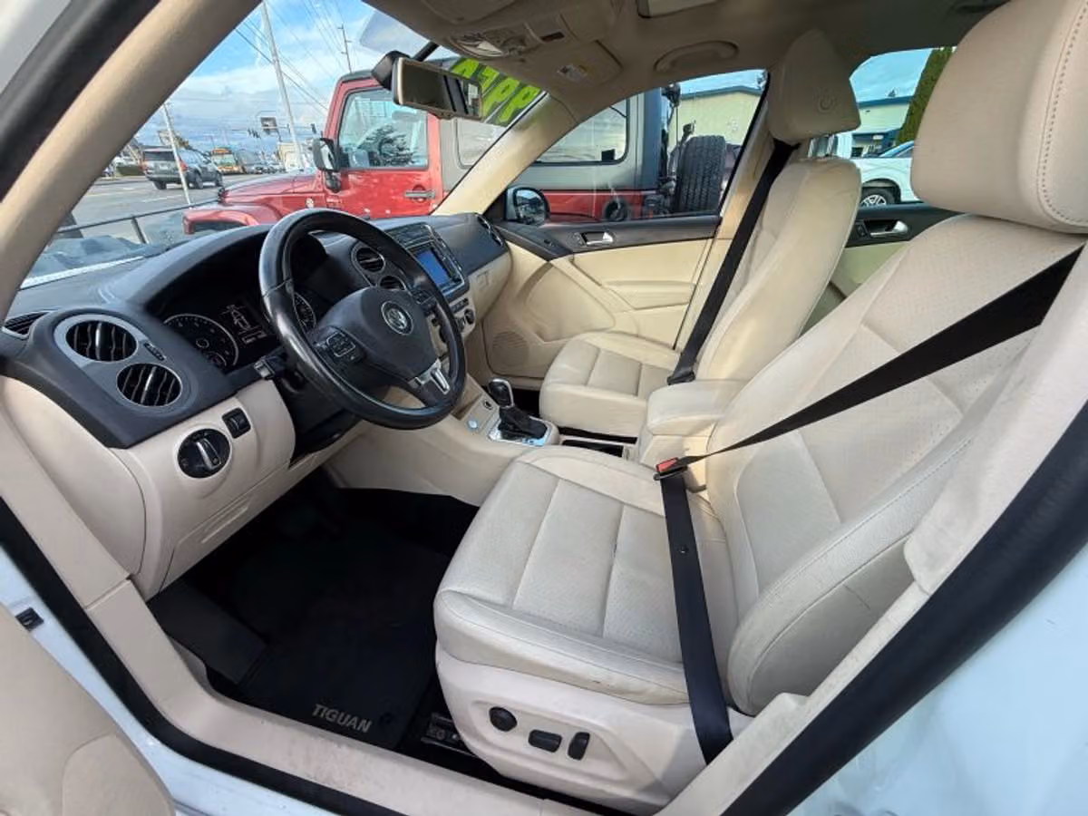 2016 Volkswagen Tiguan 2.0T SE 4Motion Image 14