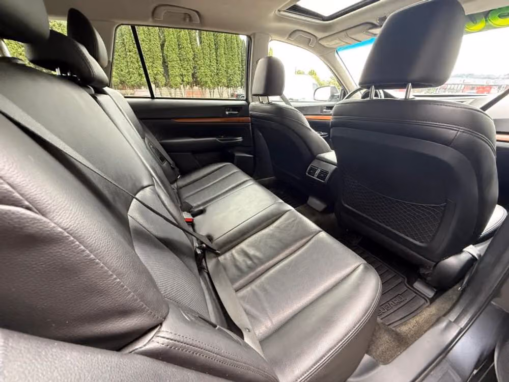 2013 Subaru Outback 2.5i Limited Crossover Image 17