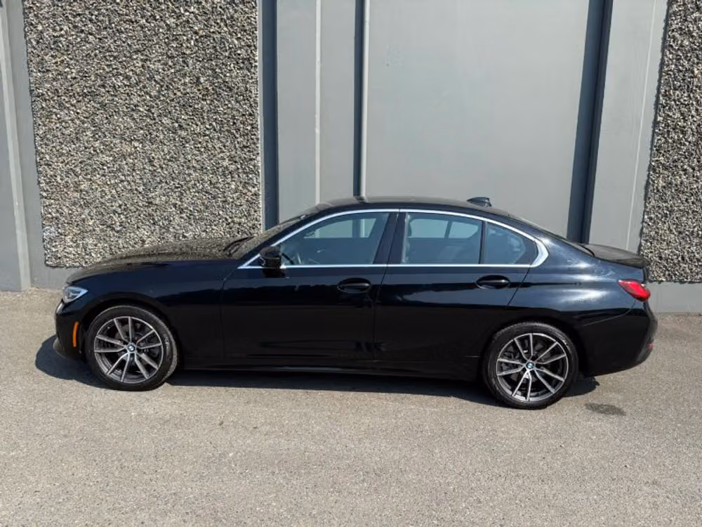 2020 BMW 3 Series 330i xDrive Image 2