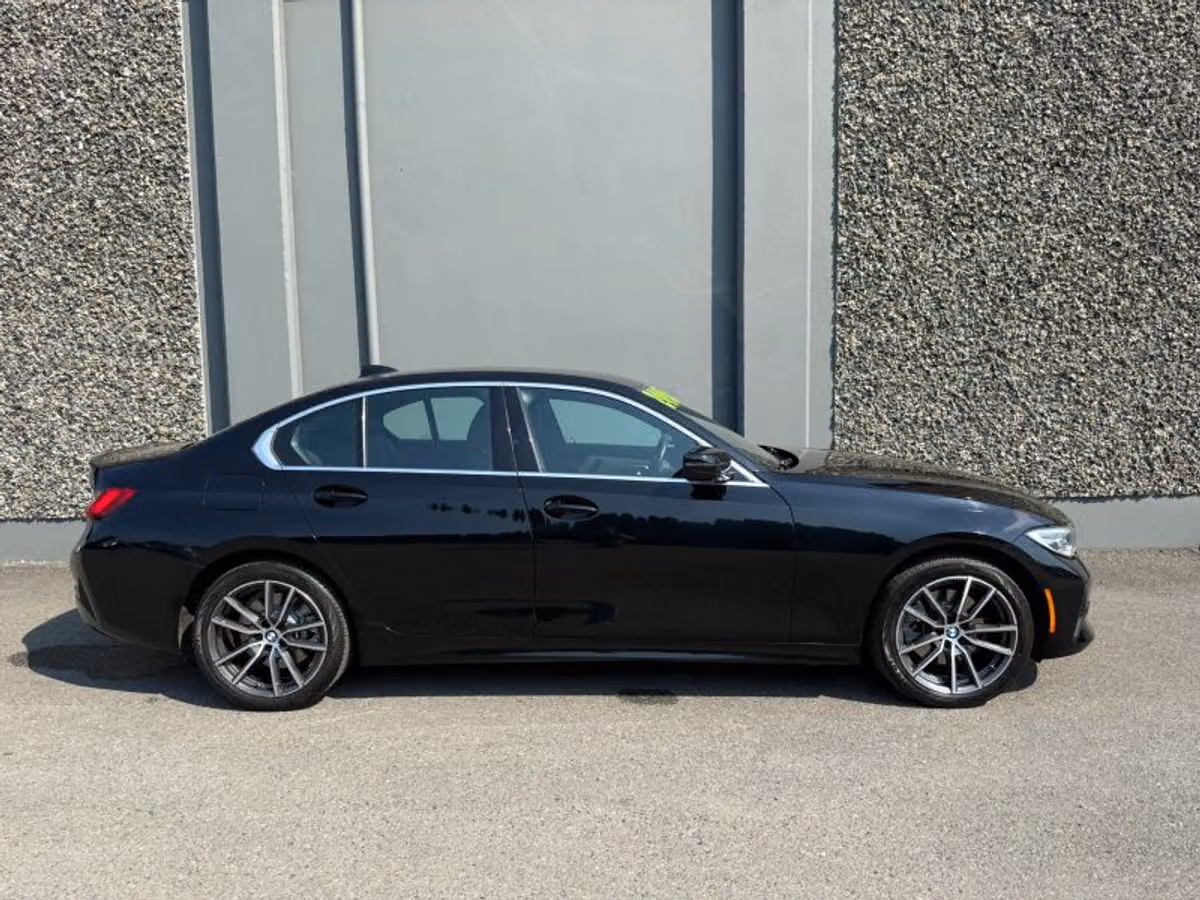 2020 BMW 3 Series 330i xDrive Image 5