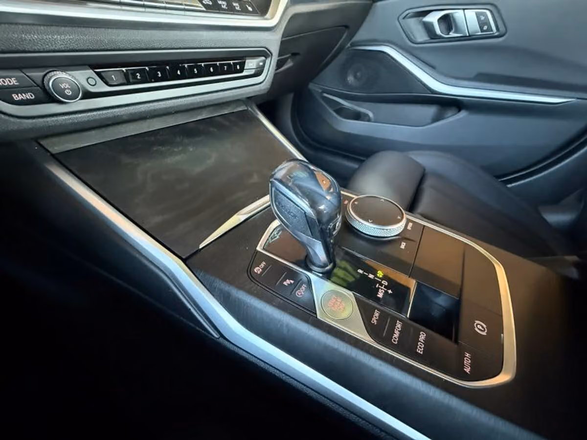 2020 BMW 3 Series 330i xDrive Image 12