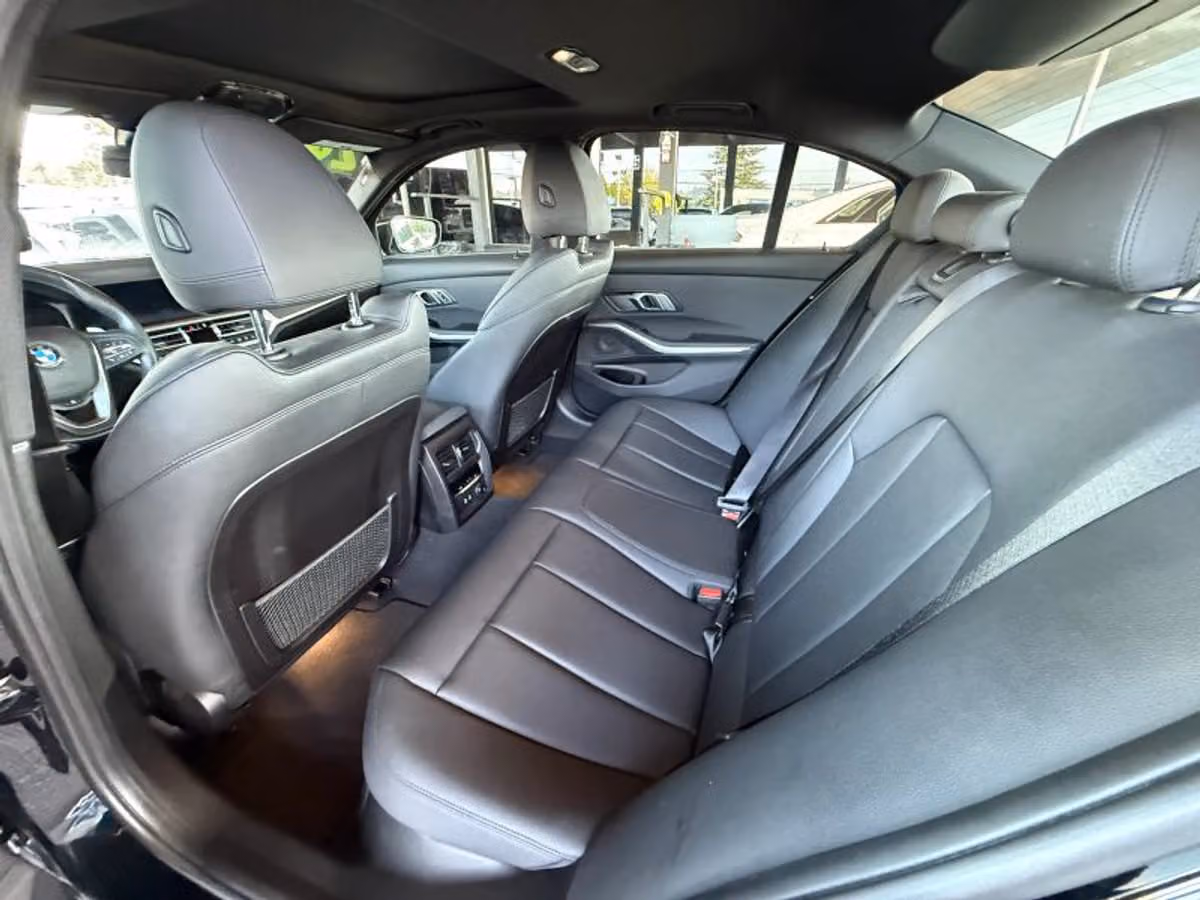 2020 BMW 3 Series 330i xDrive Image 16