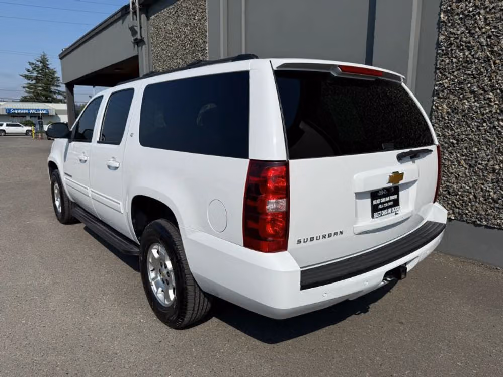2013 Chevrolet Suburban LT Image 3
