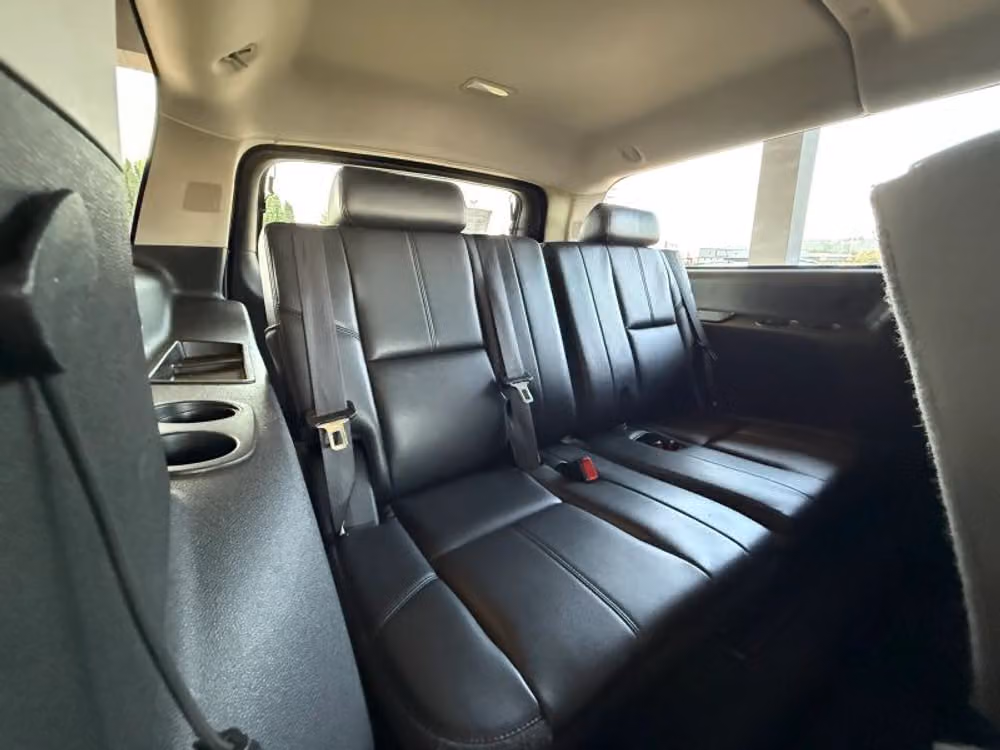 2013 Chevrolet Suburban LT Image 17