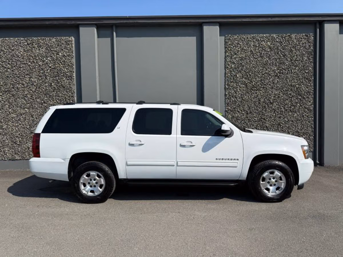 2013 Chevrolet Suburban LT Image 5